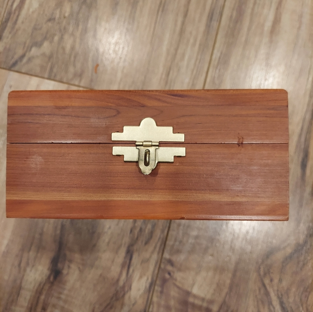 Ceder/Redwood Wooden Trinket/Jewelry Box with Brass Clasp